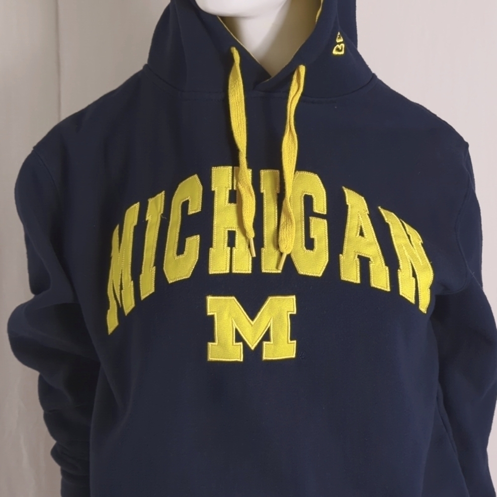 Michigan University Wolverines Hoodie Size Small - Picture 6 of 11